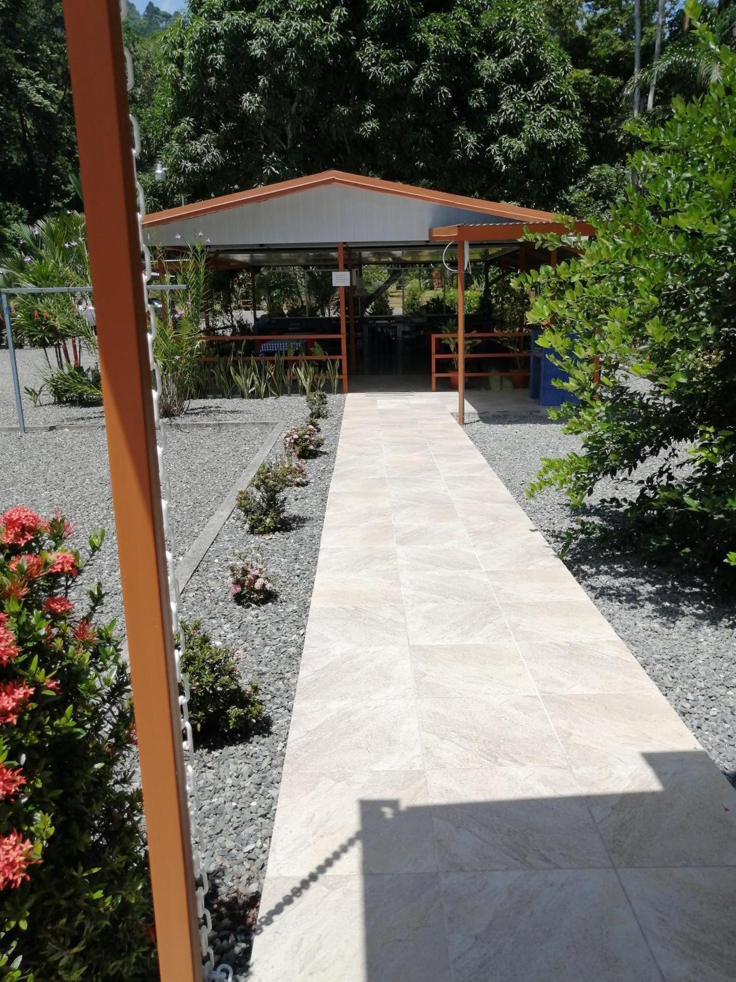 Puerto Vargas Lodge Cahuita Ngoại thất bức ảnh